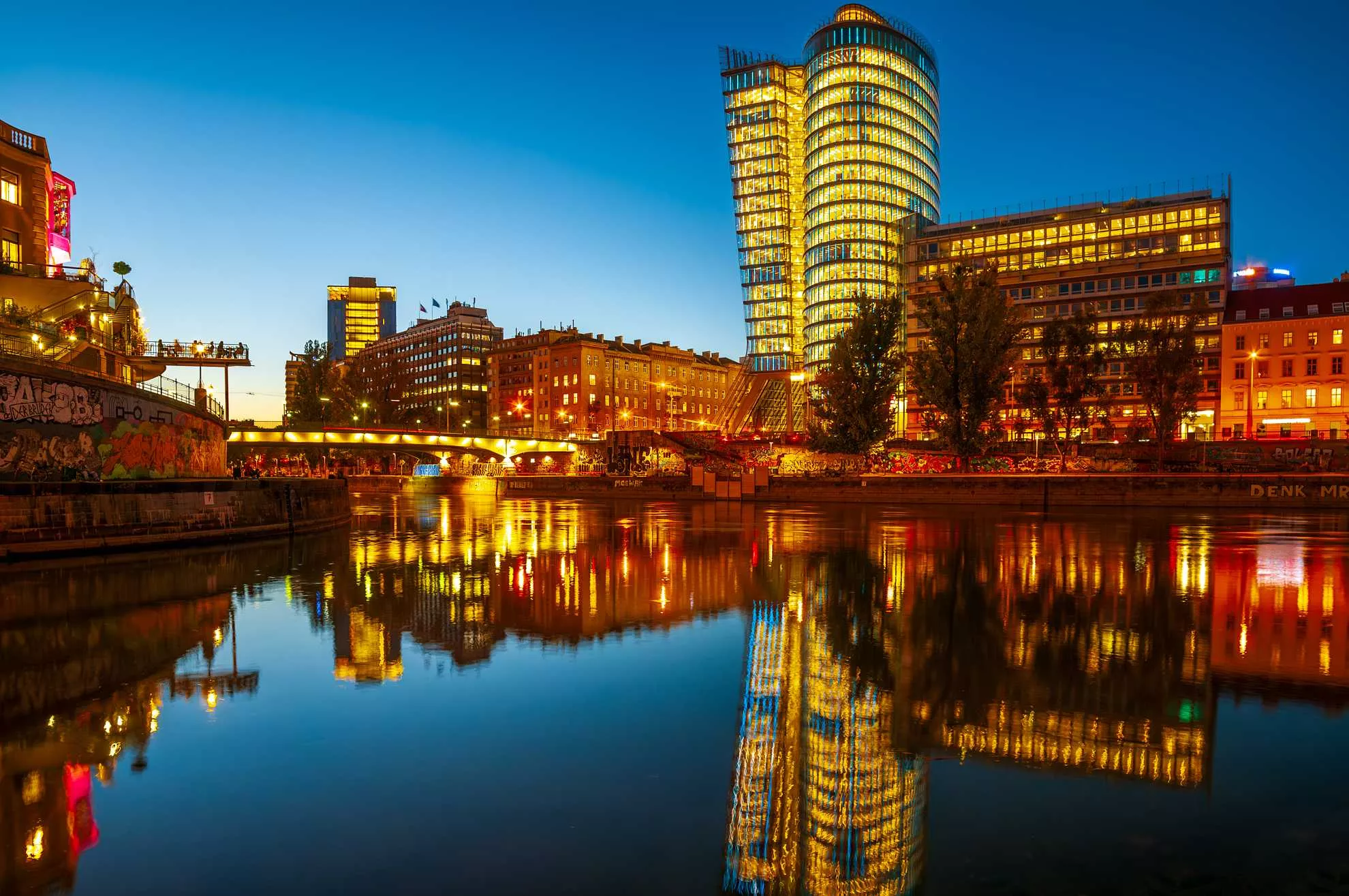 Wien by night